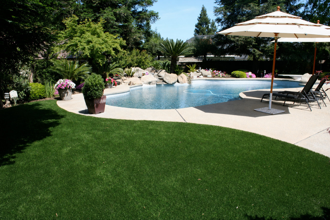 Turf for landscaping